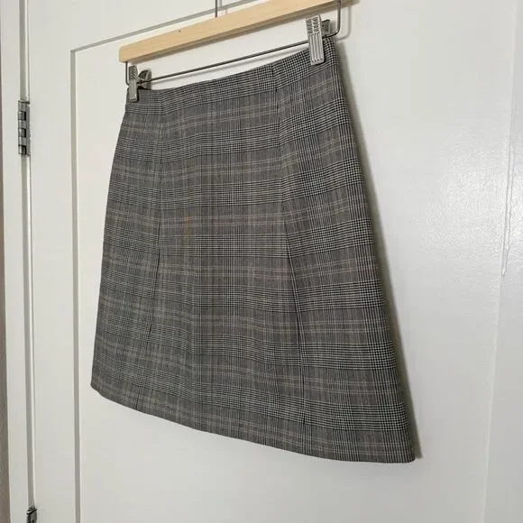 Babaton Plaid Hopper Skirt (Aritzia) - Picture 4 of 10